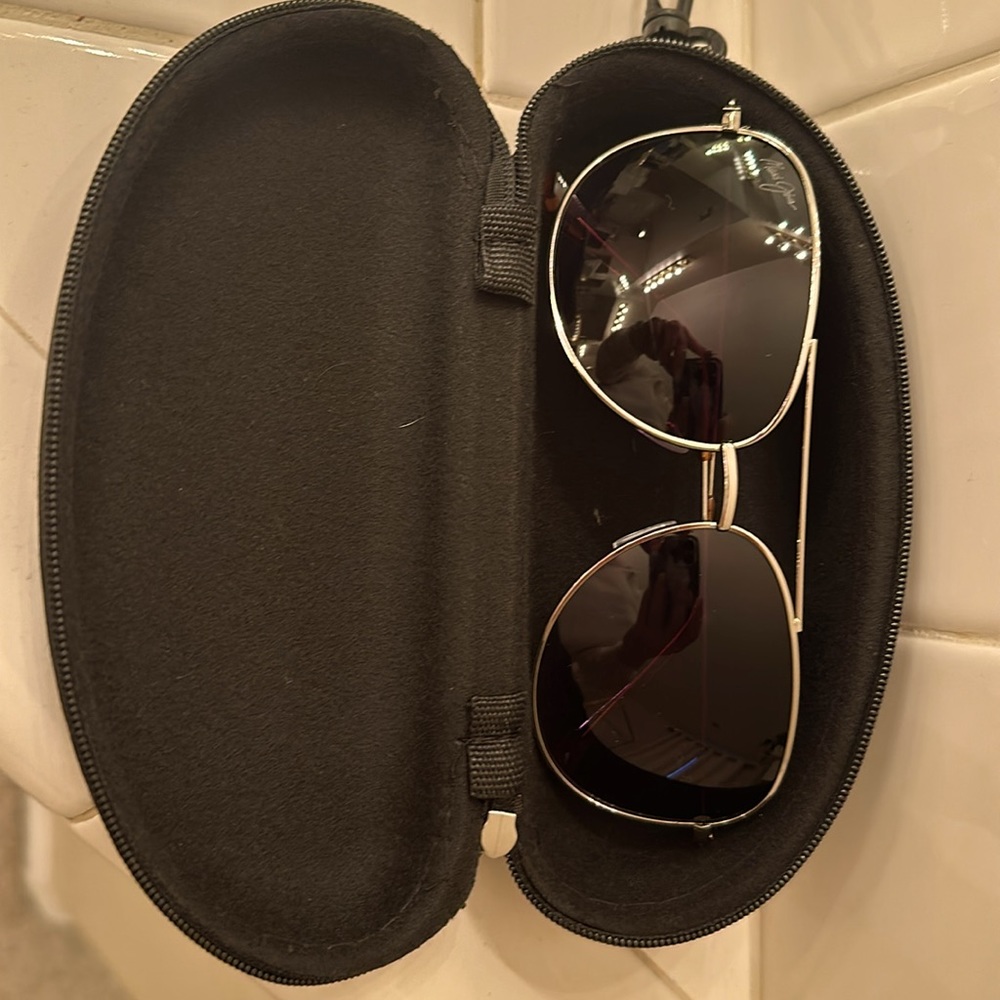 Brand New Maui Jim Unisex Maverick Aviators chrome and tan with case